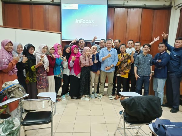 Khobari, Alumni Berprestasi Yang Terus Berkarya di Berbagai Bidang. Khobari, Alumni Berprestasi Yang Terus Berkarya di Berbagai Bidang.