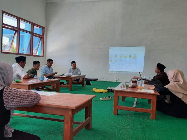 Gelar FGD, Civitas Akademika STEI Walisongo Sampang. Gelar FGD, Civitas Akademika STEI Walisongo Sampang.
